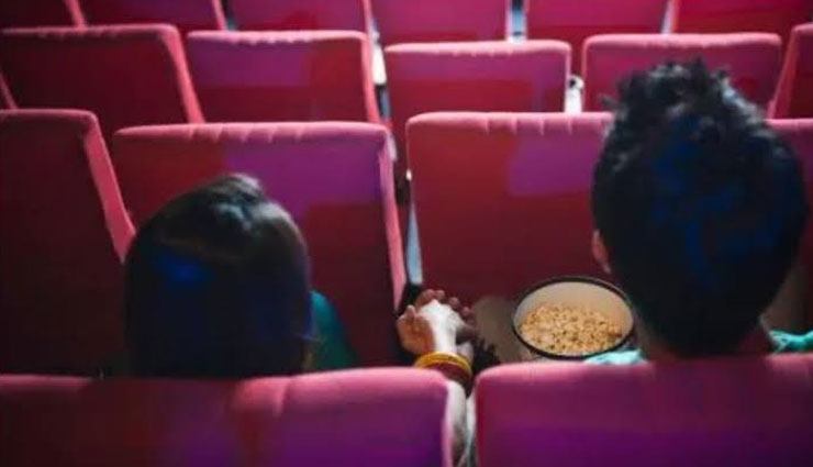 गर्लफ्रेंड संग मर्दानी-2  देख रहा था पति, सिनेमा हॉल पहुंची पत्नी,  दबंग अंदाज में  दोनों को जमकर पीटा