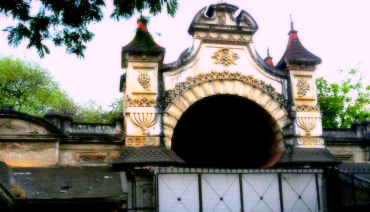 hyderabad,palace,kashmir,hotel businessman,niharika infrastructure,mumbai police,news,news in hindi