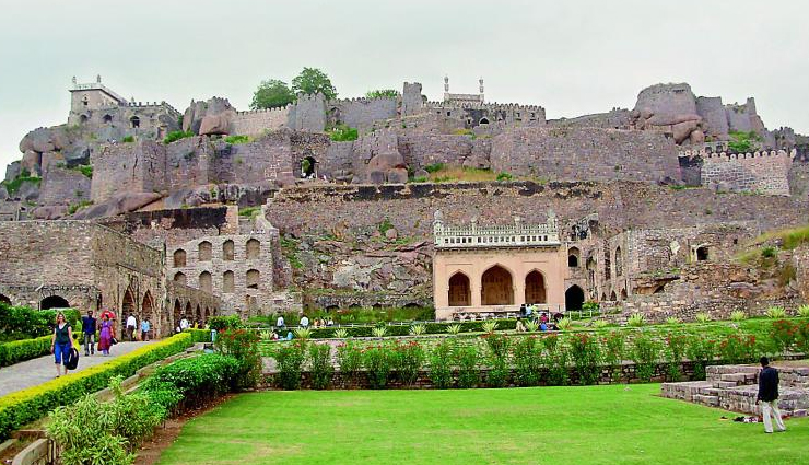 hyderabad,tourist attraction in hyderabad,places to visit in hyderabad,charminar,golconda fort,ramoji film city,hussain sagar lake,birla mandir,jala vihar