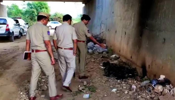 
हैदराबाद गैंगरेप-मर्डर केस: 4 में से 2 आरोपी पहले भी कर चुके थे 9 महिलाओं का रेप, फिर जलाकर मार डाला- पुलिस