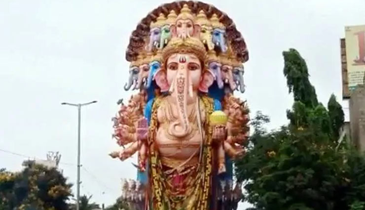 इस गणेश चतुर्थी पर हैदराबादी गणपति ने दी मुंबई के लालबाग के राजा को टक्कर, चढ़ाया जायेगा 750 KG का लड्डू