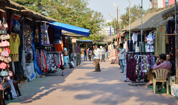 along with its biryani,hyderabad is also known for its markets if you come do shopping from here,holiday,travel,tourism