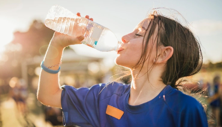 dry lips remedies,natural lip care,how to treat chapped lips,home remedies for cracked lips,causes of dry lips,soft lips tips,lip care without chemicals,best treatment for dry lips,natural cure for chapped lips,dry lip solutions