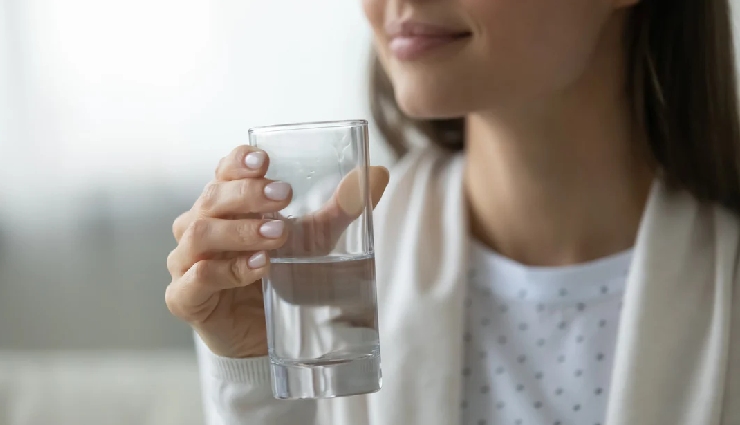 ways to relax after work,unwind after a long day,stress relief after work,recharging after work,mental health after work,relaxation tips,self-care after work,physical and mental health relaxation,tips to de-stress,work-life balance,evening relaxation activities,how to recharge after work,stress management after work