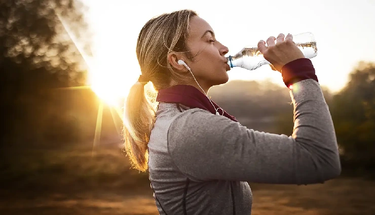 uti symptoms,urinary tract infection,honeymoon cystitis,uti causes,uti in women,uti in men,burning urination,natural remedies for uti,genital pain,painful urination,uti risk factors,uti home treatment,urinary discomfort,frequent urination