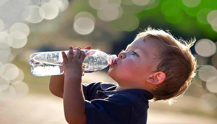 इन टिप्स की मदद से गर्मियों में बनाए रखें बच्चों की सेहत Health tips,health tips in hindi,children health in summer