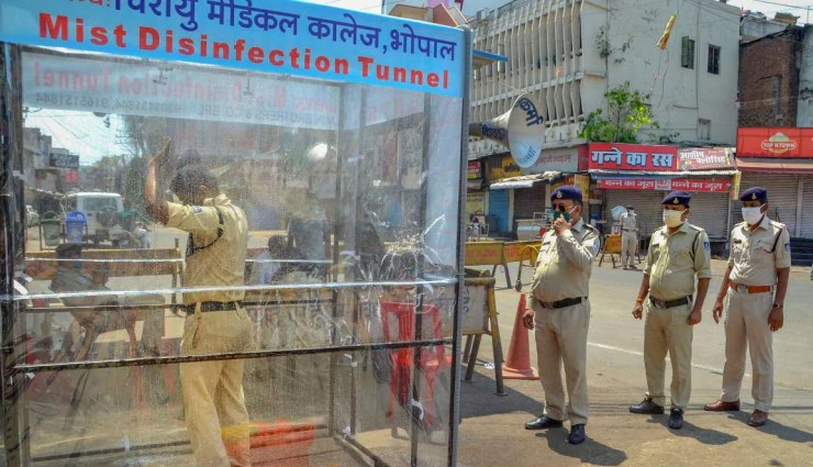 मप्र: भोपाल में IAS अधिकारी और उनका बेटा कोरोना संक्रमित, राज्य में मरीजों की संख्या 486