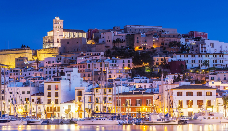 nightlife,cities best nightlife,cities best nightlife in the world,sexiest nightlife,travel,travel guide,tourist places,holidays,travel guide