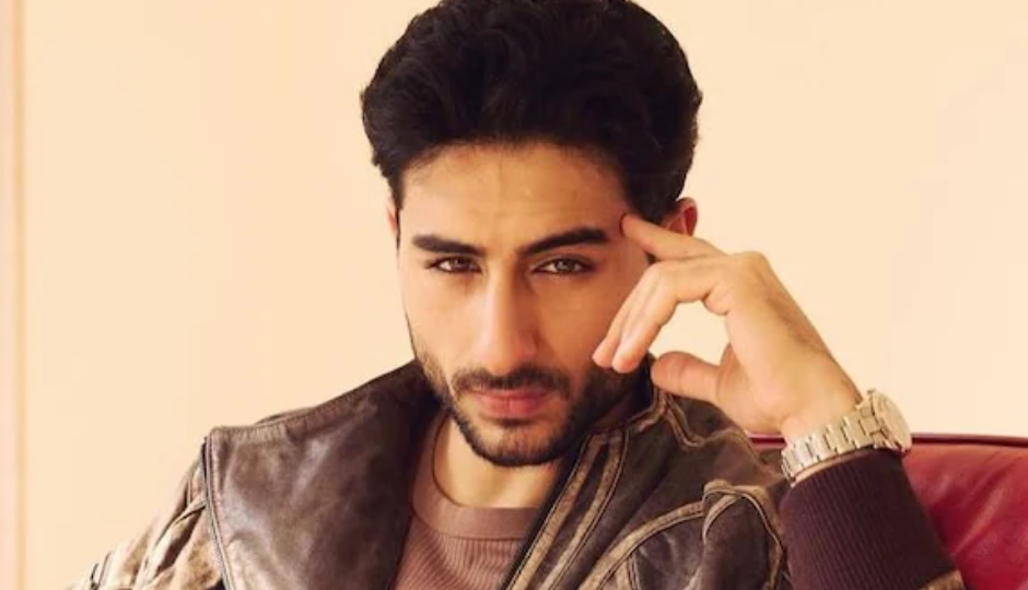 2 News : इब्राहिम की इस बात से खुश हुए फैंस, वीडियो वायरल, इस सुपरस्टार के साथ गाने की शूटिंग कर रहीं मौनी