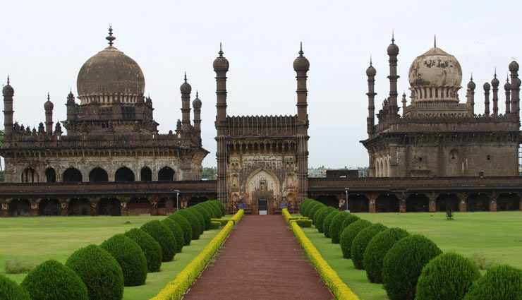 gol gumbaz,ibrahim rouza,bijapur fort,jama masjid,asar mahal,attractions of bijapur,bijapur,india