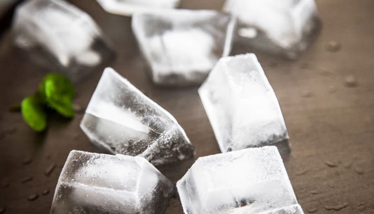 बालों में चिपकी च्युइंगम को हटाने के लिए आजमाए ये 7 आसान तरीके
removing chewing gum from hair,chewing gum removal tips,ways to get gum out of hair,gum stuck in hair solutions,easy methods for gum removal from hair,removing gum from hair quickly,haircare tips for gum removal,how to remove gum from hair easily,chewing gum and hair removal,gum stuck in hair removal techniques