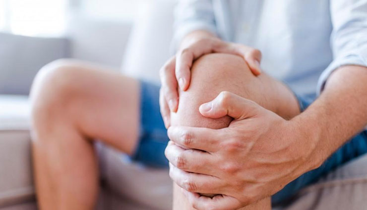 ice cube benefits,health benefits of ice cubes,ice cubes for skin,ice therapy benefits,ice cubes for face,ice cubes for pimples,ice cubes for headaches,ice cubes for swelling,cold therapy benefits,ice cubes for pain relief,lesser-known ice cube benefits