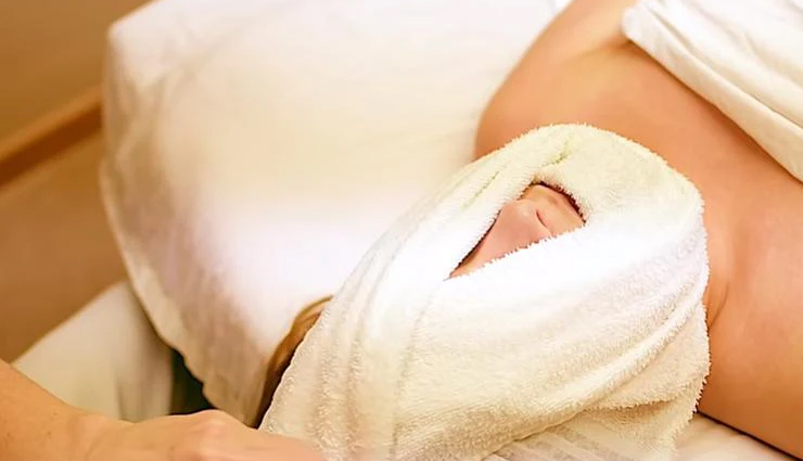 ice water facial benefits,how to do an ice water facial,radiant glow with ice water facial,cold water face treatment,ice water skincare routine,tighten pores with ice water,reduce puffiness ice facial