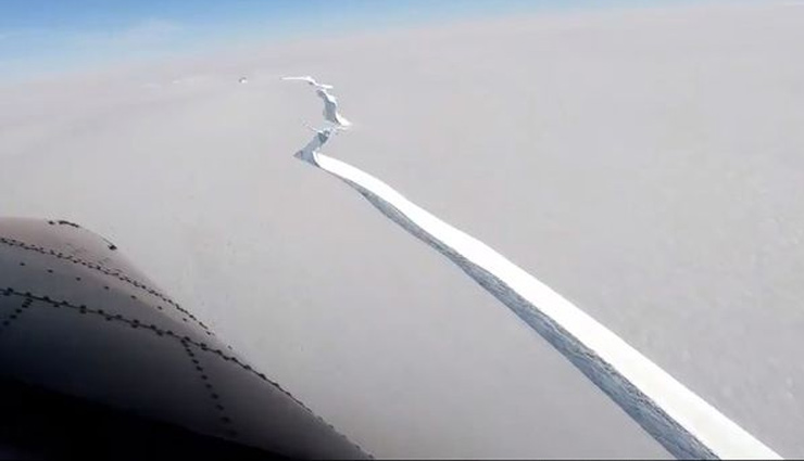 अंटार्कटिका में हलचल, न्यूयॉर्क से भी बड़ा साइज का बर्फ का हिस्सा टूटकर हुआ अलग, VIDEO