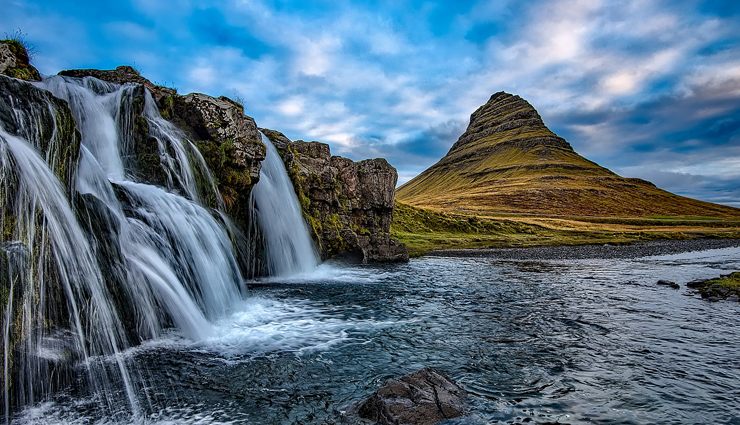 iceland,places to visit in iceland,hallgrimskirkja,dyrholaey,ice caves in vatnajokull glacier,catch the kaleidoscope of colors in the northern lights