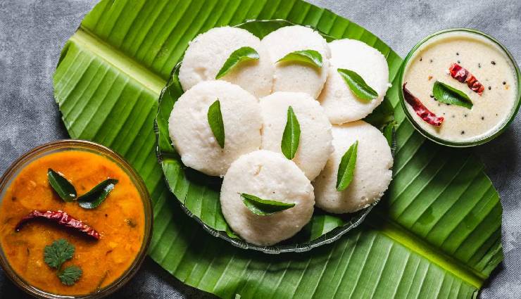 साउथ इंडियन फूड इडली है पूरे देश में मशहूर, सांभर और नारियल चटनी के साथ लें मजा #Recipe