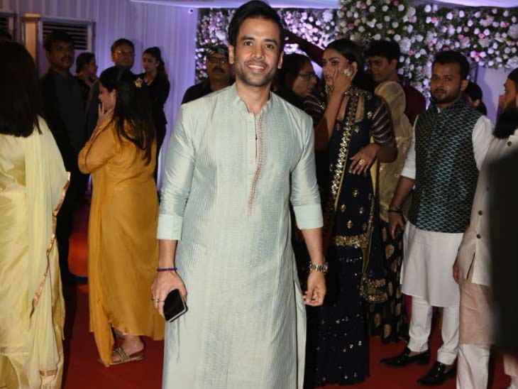 Salman Khan,baba siddiqui iftaar party,bollywood,ramdan,ramdan 2018,ramzan