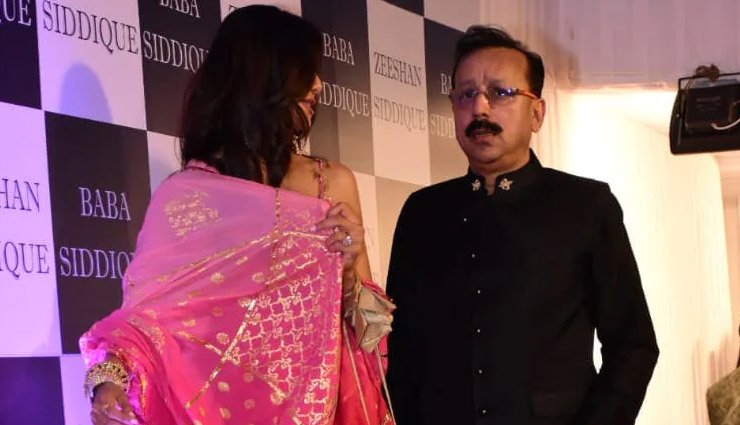 baba siddiqui iftar party,bollywood celebs in baba siddiqui iftar party,salman khan in baba siddiqui iftar party,salman khan in baba siddiqui iftar party,entertainment