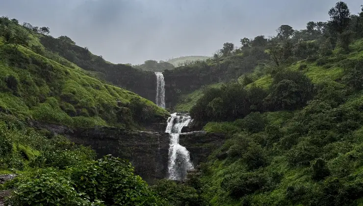 maharashtra hill stations,best hill stations in maharashtra,western ghats hill stations,sahyadri hill stations,hill stations near mumbai,hill stations near pune,hill stations near nashik,romantic getaways maharashtra,family vacation hill stations maharashtra,waterfalls in maharashtra hill towns