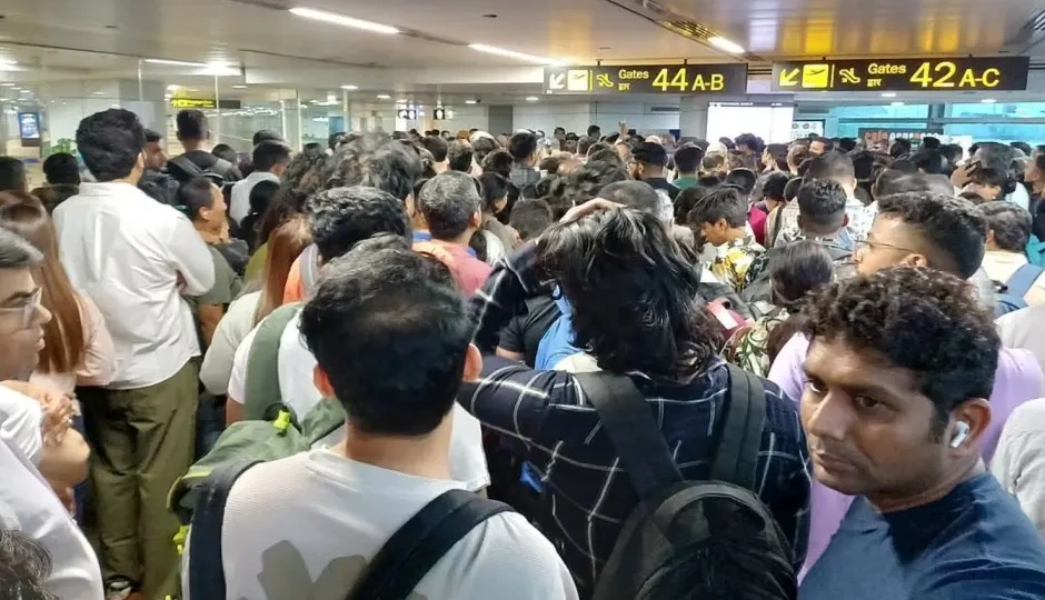 IGI एयरपोर्ट पर फिर तकनीकी खराबी, 100 से अधिक उड़ानें प्रभावित — यात्रियों को हुई भारी परेशानी