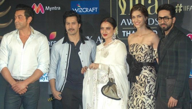 bollywood,varun dhawan,bobby deol,rekha,kriti sanon,ayushmannn khurrana,press conference,nexa iifa awards,race 3