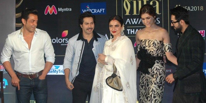 bollywood,varun dhawan,bobby deol,rekha,kriti sanon,ayushmannn khurrana,press conference,nexa iifa awards,race 3
