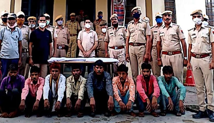 उदयपुर : पुलिस ने किया अवैध रूप से बंदूक बनाने वाले कारखाने का खुलासा, 8 लोग हुए गिरफ्तार