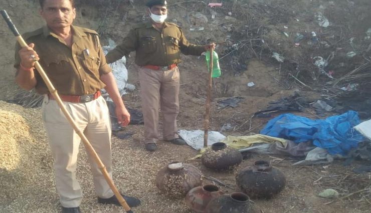 झुंझनूं : अवैध शराब के खिलाफ पुलिस का विशेष अभियान, नष्ट की 2 हजार लीटर वॉश