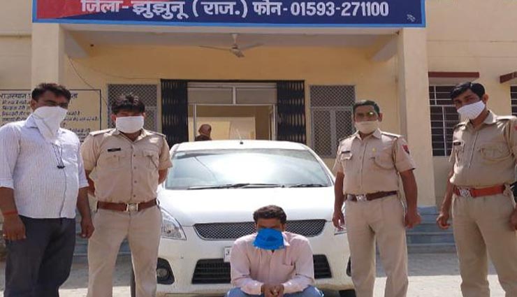 झुंझुनूं : नशे के खिलाफ पुलिस की कारवाई, पकड़ी गई हरियाणा निर्मित अवैध शराब की 10 पेटी