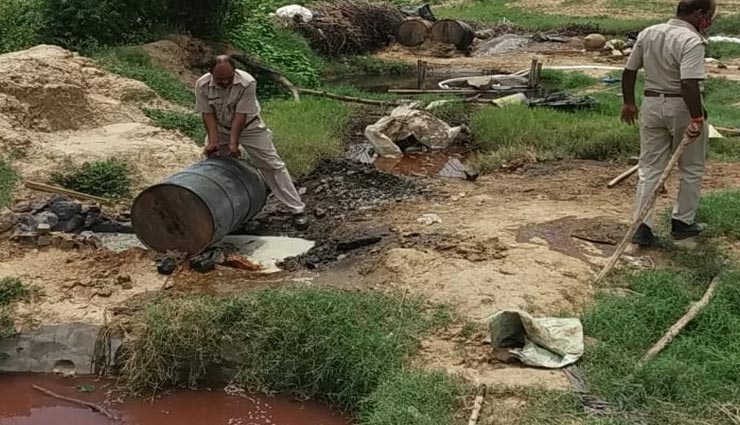 अलवर : आबकारी पुलिस ने अवैध शराब पर की कारवाई, 7 हजार लीटर वाश की नष्ट 