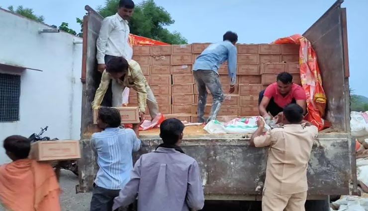 पाली : नाकाबंदी में पकड़ा गया 35 लाख की शराब से भरा ट्रक, जा रही थी जोधपुर से अहमदाबाद 