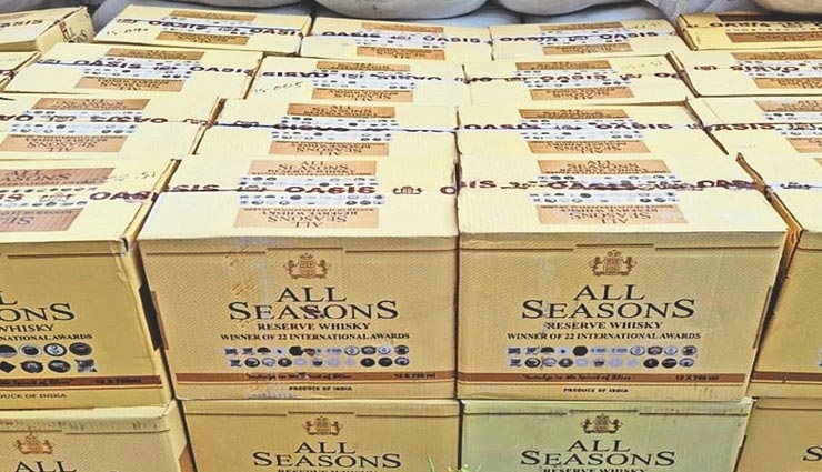 जयपुर में तस्करों के कब्जे से बरामद की गई 320 कॉर्टन हरियाणा निर्मित अंग्रेजी शराब, कपड़ों की आड़ में तस्करी