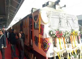 Gujarat CM Vijay Rupani flags off Ahmedabad-Mumbai Tejas Express 