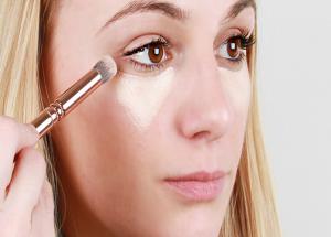 Valentines Special- 5 Mistakes to Avoid While Using Concealer