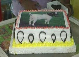 Bakrid 2018- Muslims are Cutting Cake Instead of Goats in Lucknow