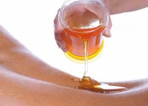 5 Amazing Benefits of Honey For Skin and Hair