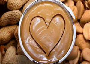 5 Amazing Benefits of Peanut Butter