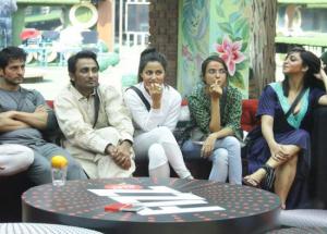 Bigg Boss 11 Day 2- Shilpa Shinde and Jyoti Became The Targeted Members