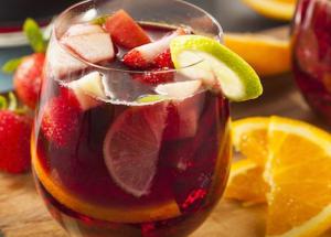 Recipe Deliciously Boozy Fall Apple Cider Sangria