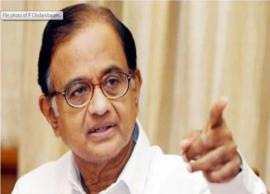 LIVE- High Drama Outside Chidambaram House for His Arrest