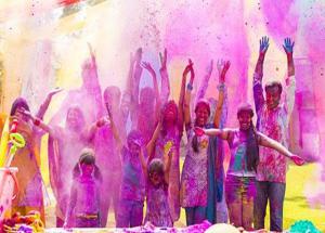 Holi Special- 4 Ways To Clean your House Post Holi