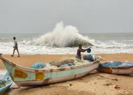 Cyclone Amphan Hits Kolkata, Sunderbans and Howarh With Heavy Rain