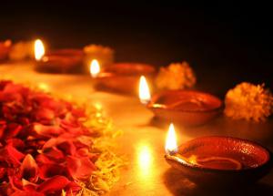 Diwali Special- Astrology Tips To Do on Diwali To Impress Maa Lakshami