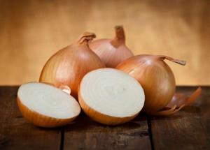 3 Home-Made Onion Face Packs For Glowing Skin