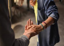 9 Ways To Help Someone in Need