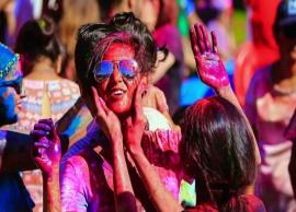 Holi Special- Home Remedies To Keep Ear Safe from Colors