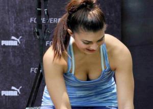 IN PICS Jacqueline Suffered OOPS Moment With Her Gym Wear
