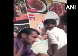 VIRAL- Man beaten for saying 'India a Hindu Rashtra' in Mangalore