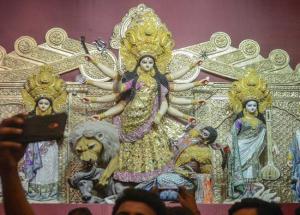 Navratri Special- Durga Maa Pandal Gets a London Visit