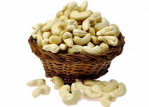 Eating Cashew Nuts in Large Amount May Cause High Blood Pressure